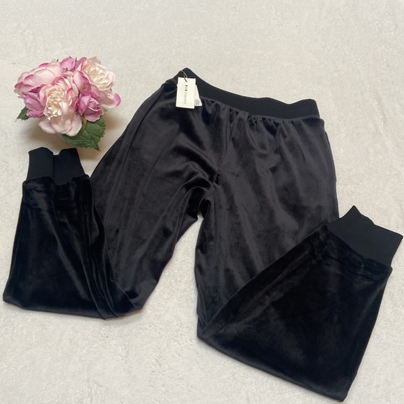 THREE DOTS NWT Size M Velour Look Black Joggers - Picture 9 of 10